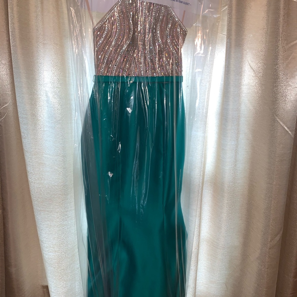 prom/party dress